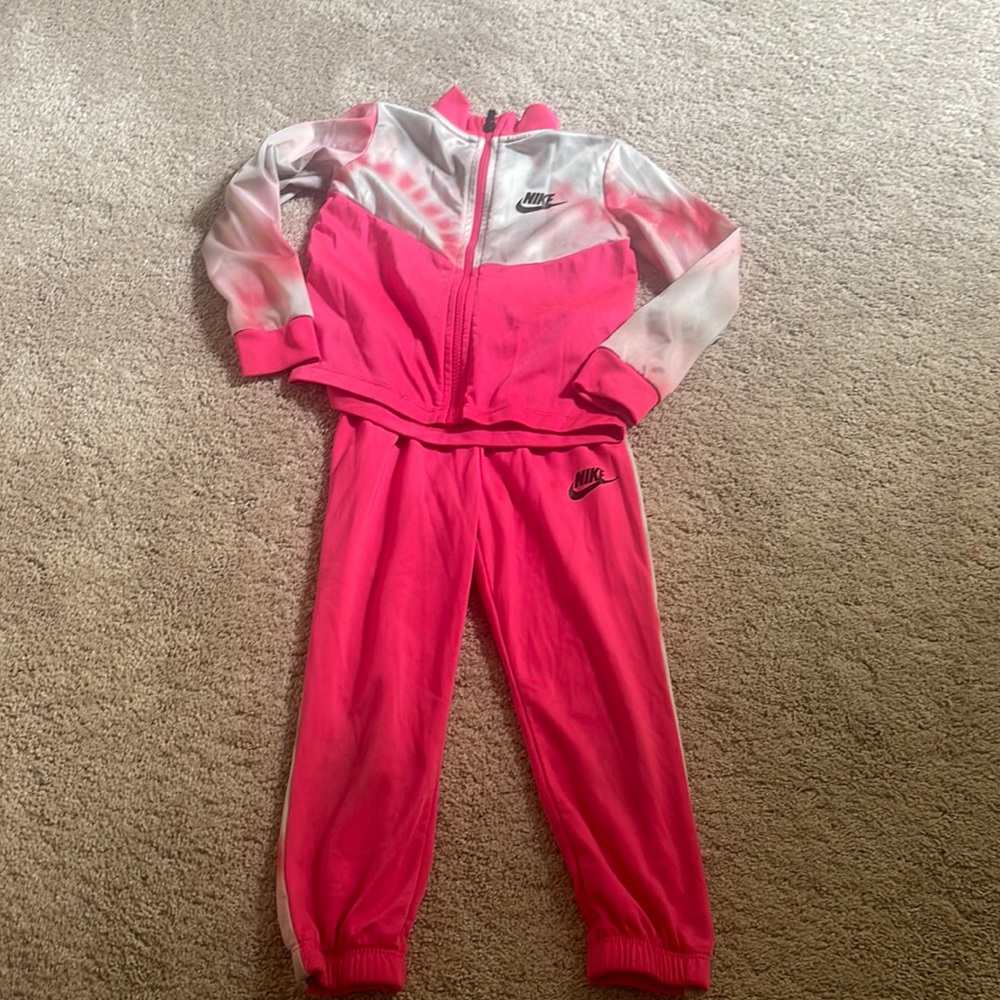 USED nike matching set - Size 4T